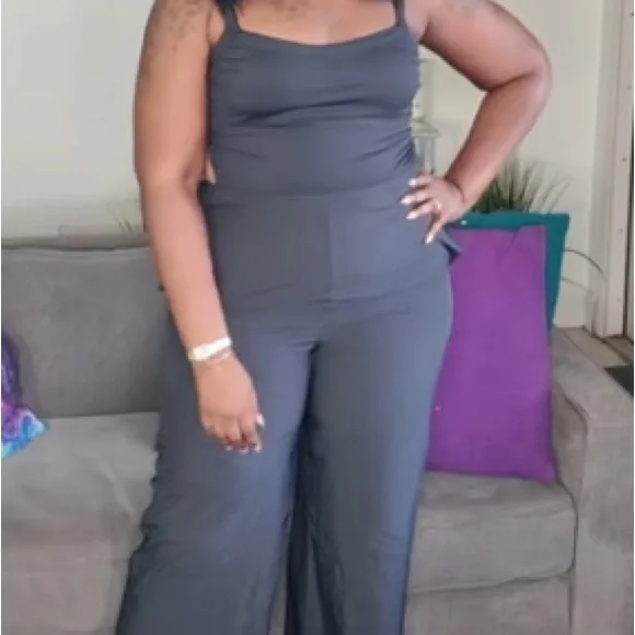 HALARA Black Jumpsuit with Sweetheart Neckline and Wide-Leg Design - Picture 1 of 4